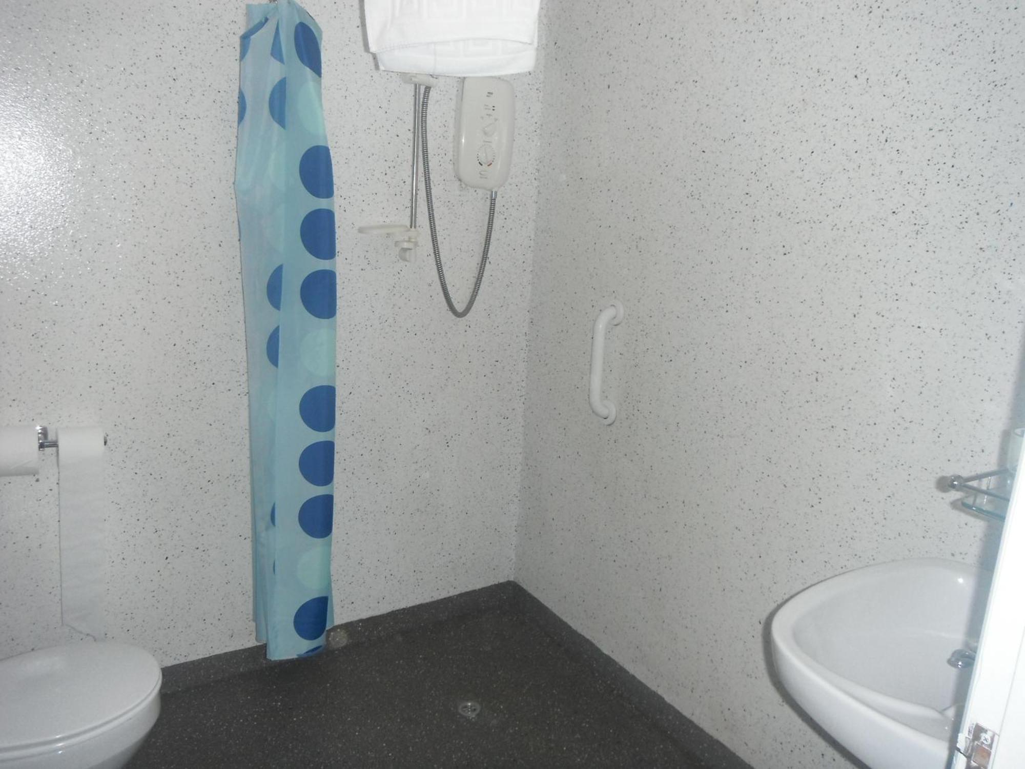 5 Corners Guest Inn Ballyclare Zimmer foto