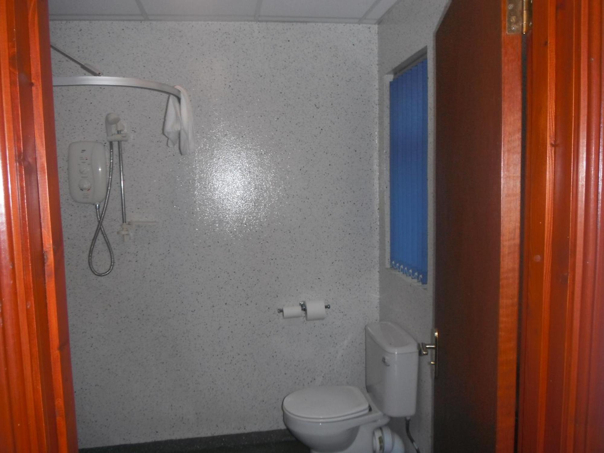 5 Corners Guest Inn Ballyclare Zimmer foto