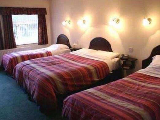 5 Corners Guest Inn Ballyclare Exterior foto