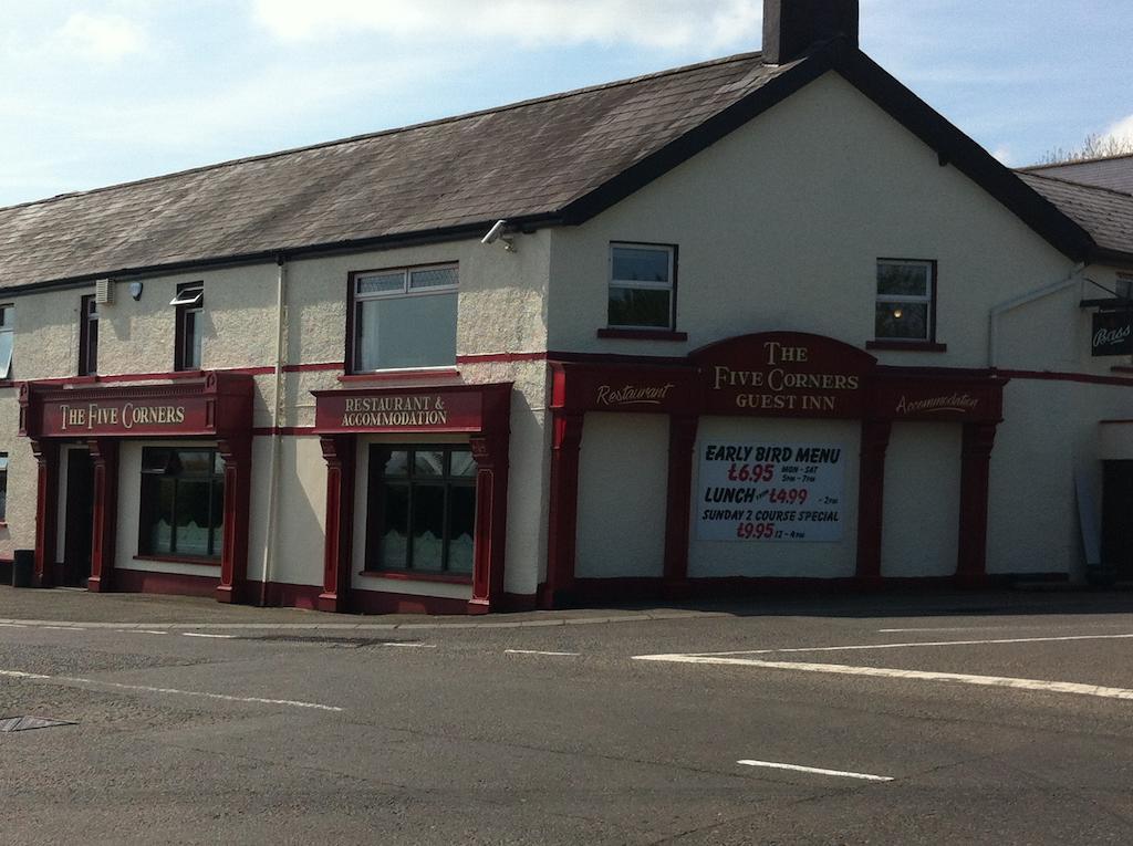 5 Corners Guest Inn Ballyclare Exterior foto