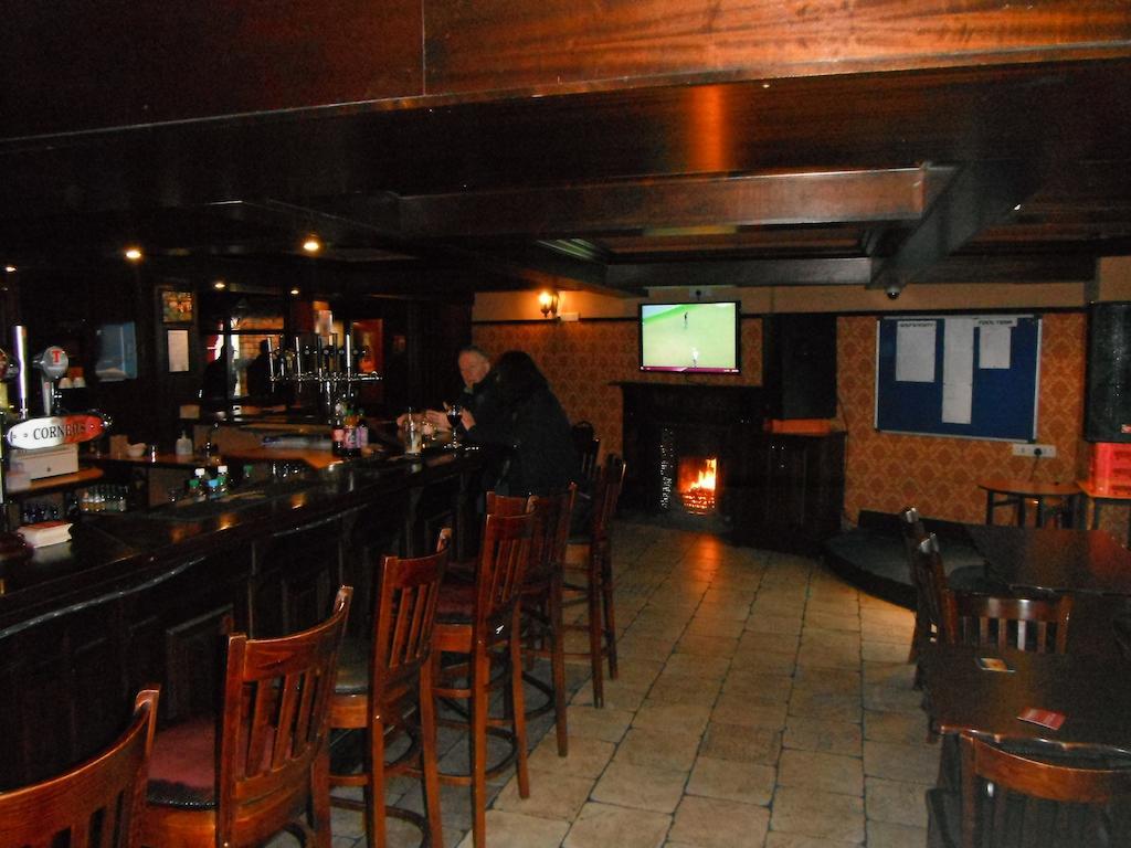 5 Corners Guest Inn Ballyclare Exterior foto