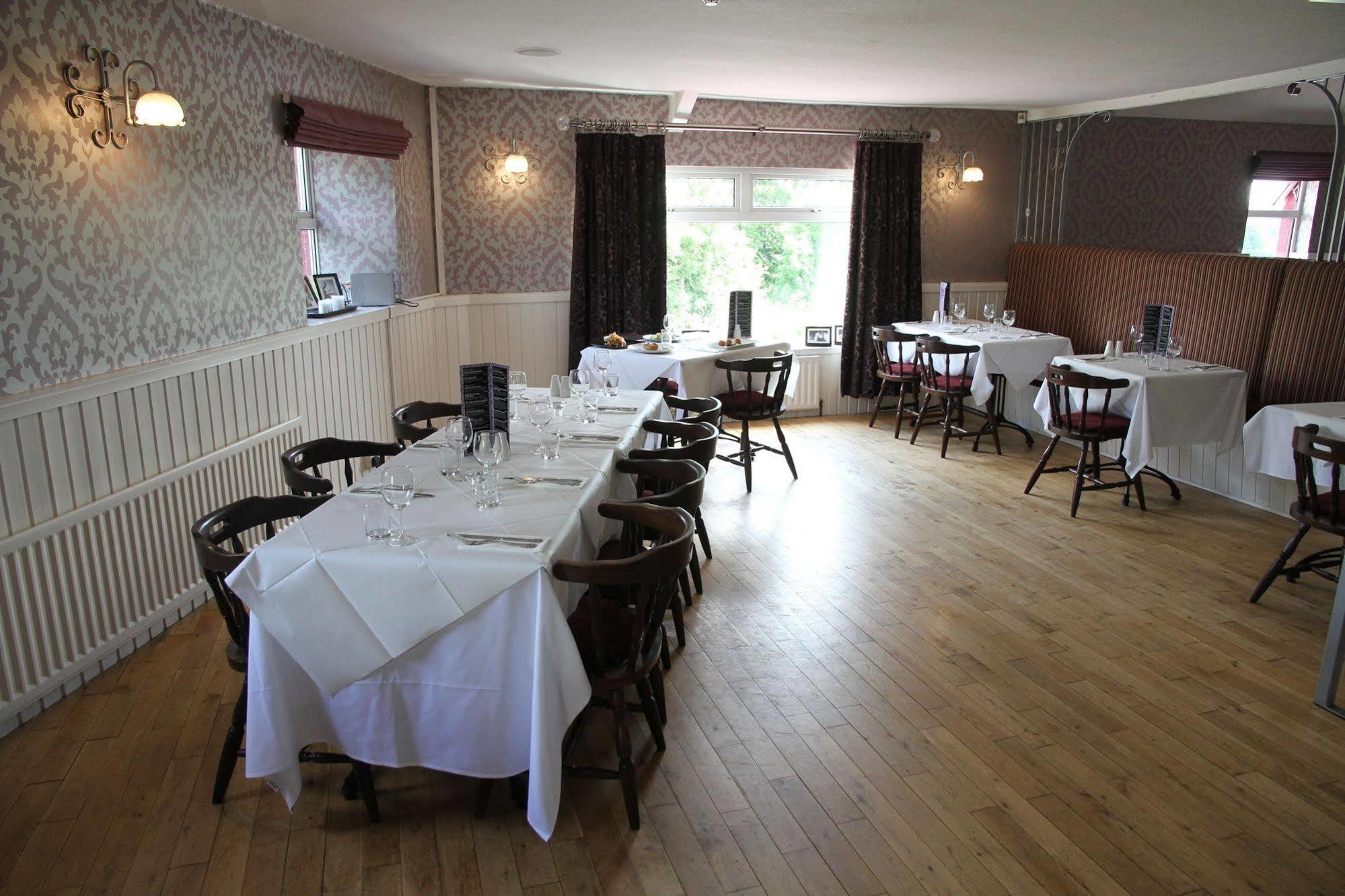 5 Corners Guest Inn Ballyclare Exterior foto