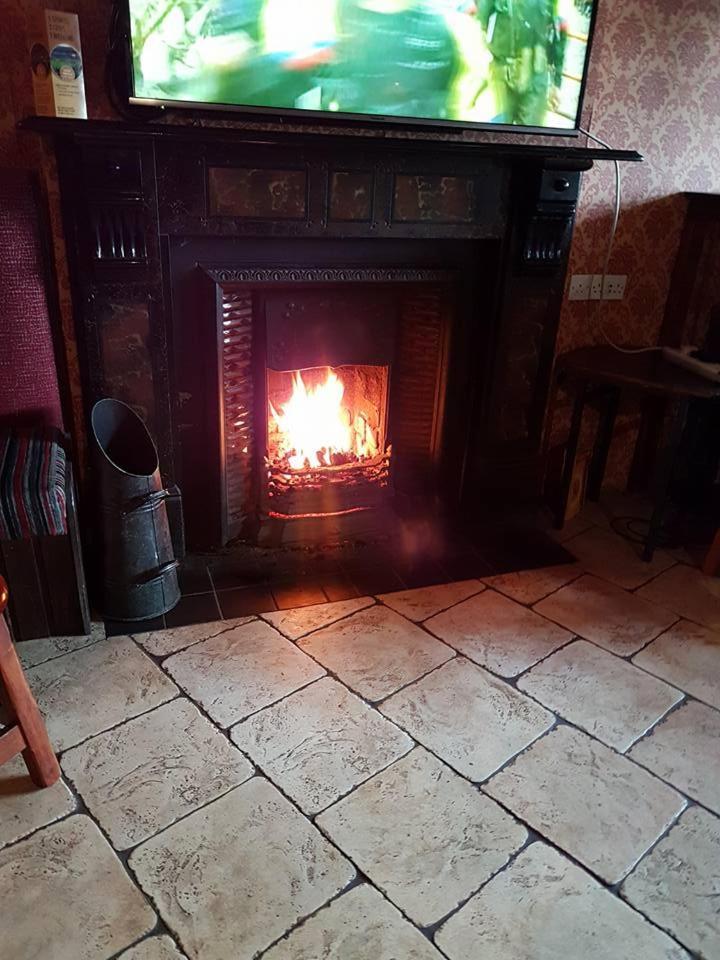 5 Corners Guest Inn Ballyclare Exterior foto